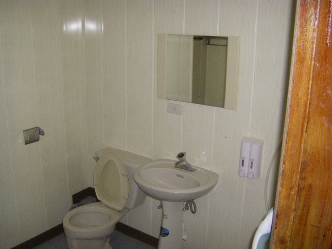 Bathroom 3, Meihua Lake Leisure Farm, Yilan