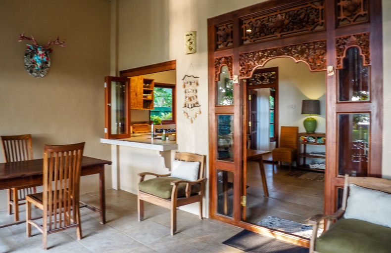 Food & Drinks 5, Devi's Place Tejakula, Buleleng