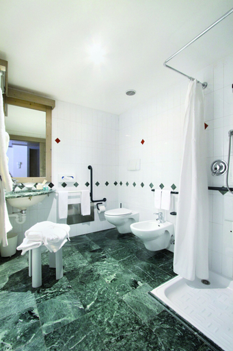Bathroom, Rubino Executive, Trento