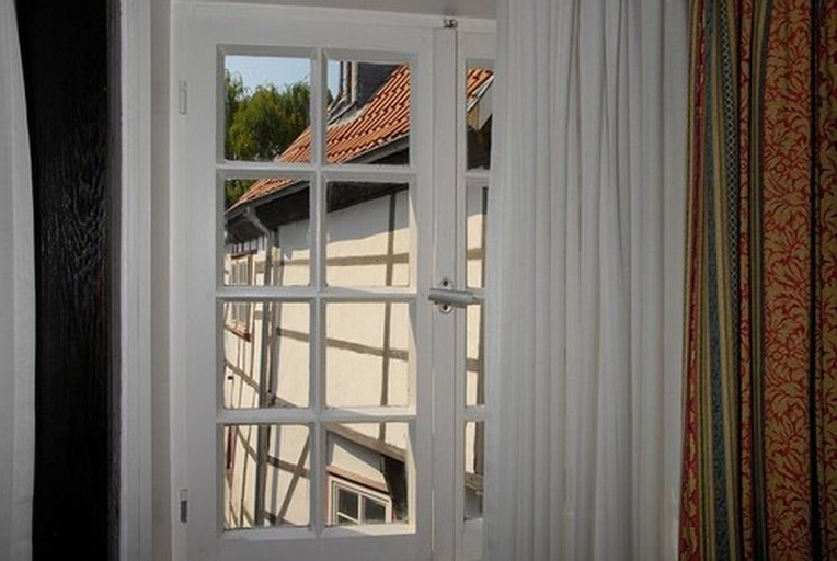 Exterior & Views 11