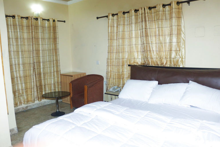 Bedroom 3, Daneto Hotel, Obio/Akp