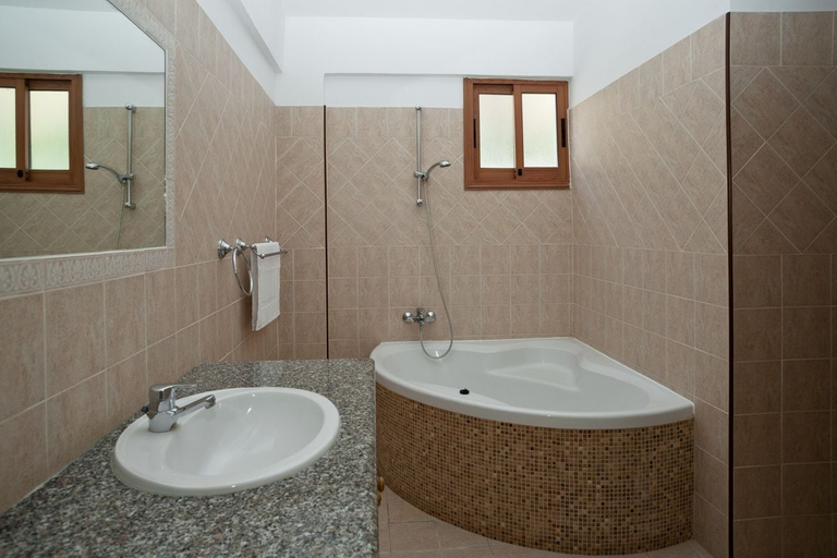 Bathroom 4, Villa Kleoniki