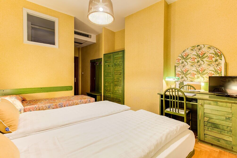Bedroom 4, Hotel Caribe by Double Hospitality, Verona