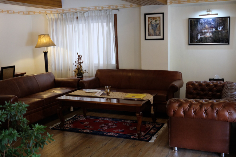 Others 4, Hotel Norbuling, Chang