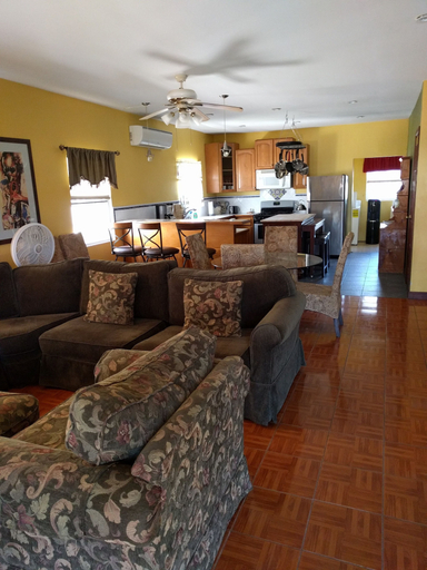 Others 4, Casa Belize