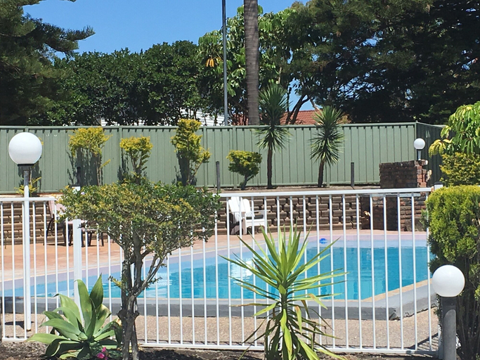 Others 5, Belmont Palms Motel, Lake Macquarie - East