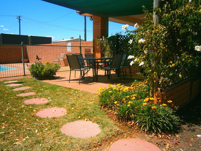 Others 5, Aaron Inn Motel, Narrabri