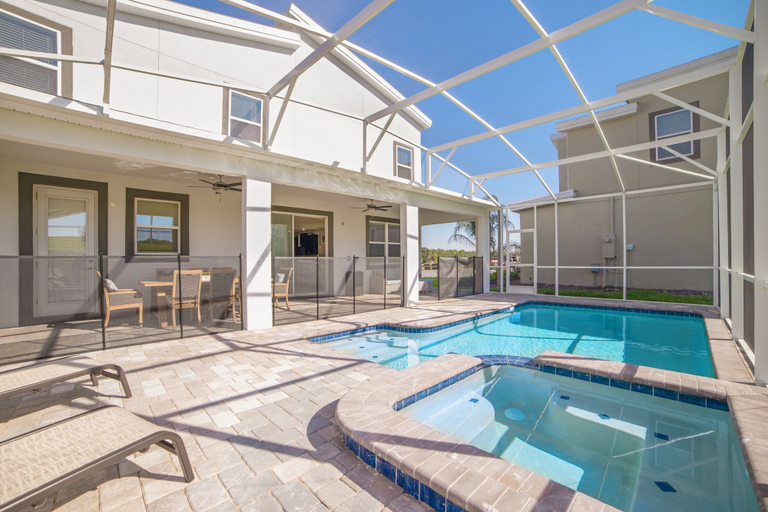 Sport & Beauty 5, 8 Bdrm Champions Gate Villa, Osceola