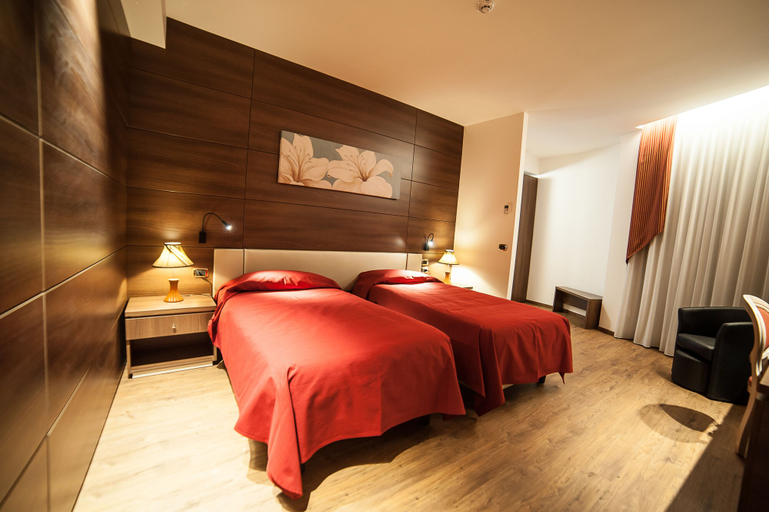 Bedroom 4, Family Hotel, Salerno