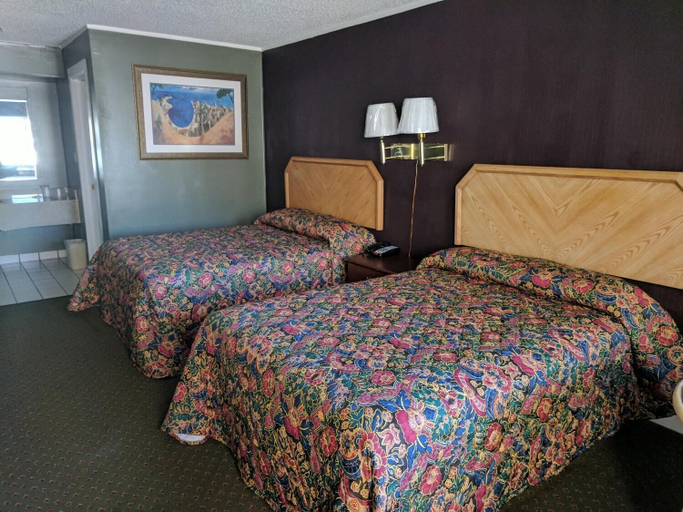Bedroom 3, Budget Motor Lodge, New Castle