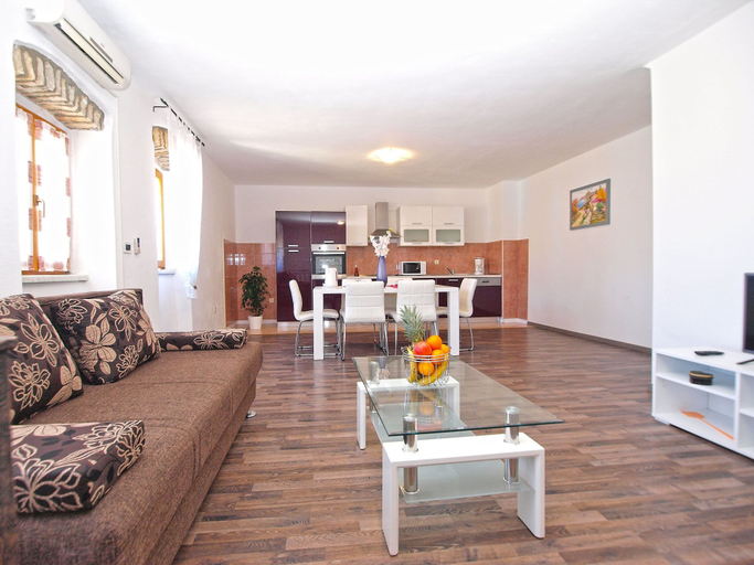 Others 5, House 1277, Višnjan