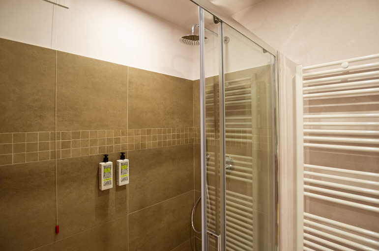 Bathroom 5, Ah Porticcioli boutique apartments, Brescia