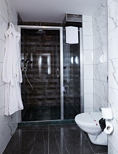 Bathroom 5, Ilkbal Deluxe Hotel & Spa, Fatih