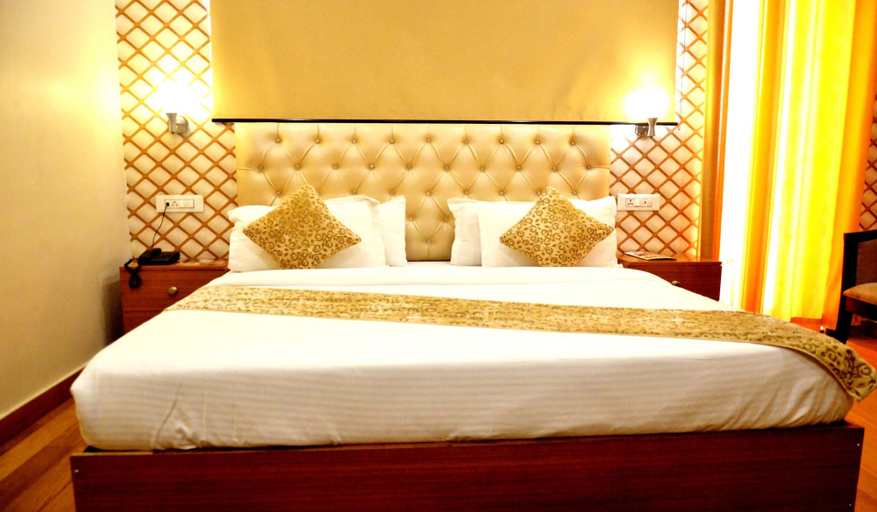 Bedroom 5, Hotel Lavenir, Rohtak