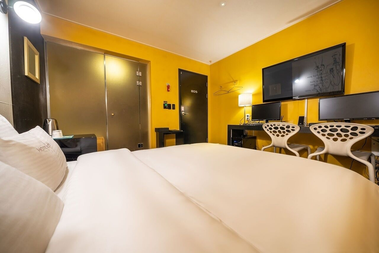 Bedroom 4, Guri Lexy Hotel, Guri