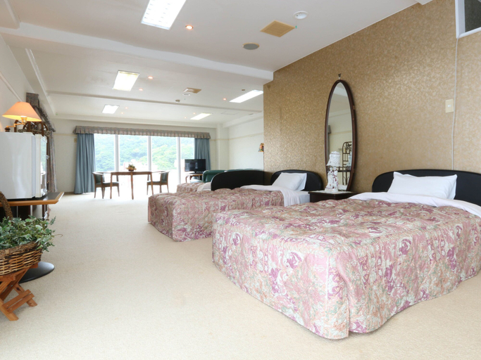 Bedroom 2, Sunflower City Hotel, Setouchi