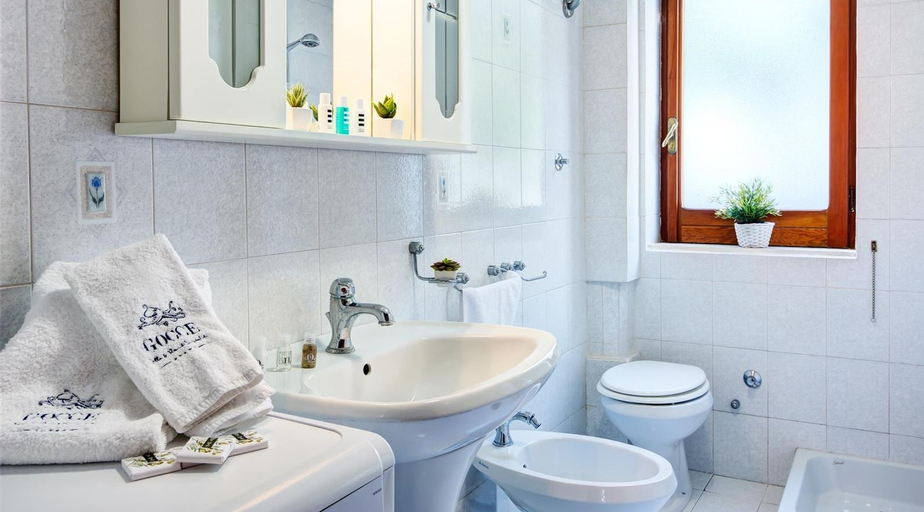 Bathroom, Casa Maradona, Napoli