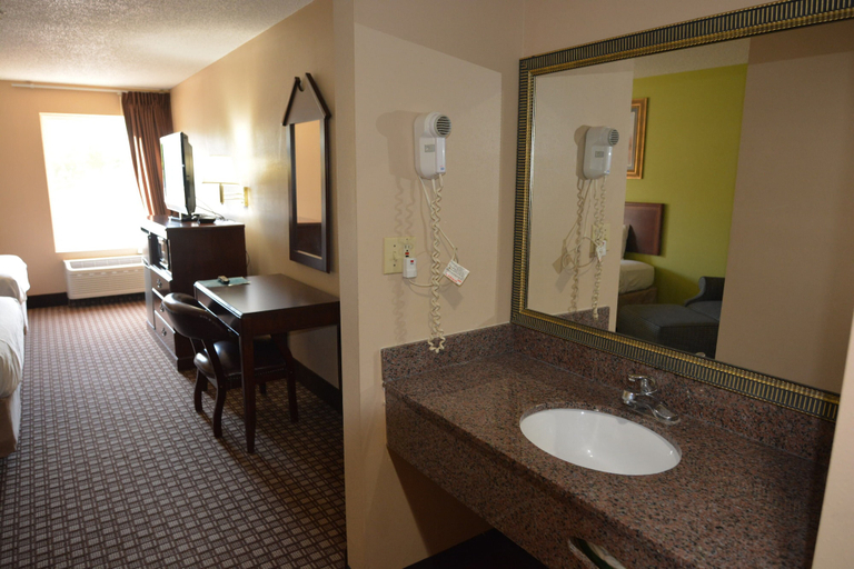 Bathroom 4, Jameson Inn - Hazlehurst, Jeff Davis