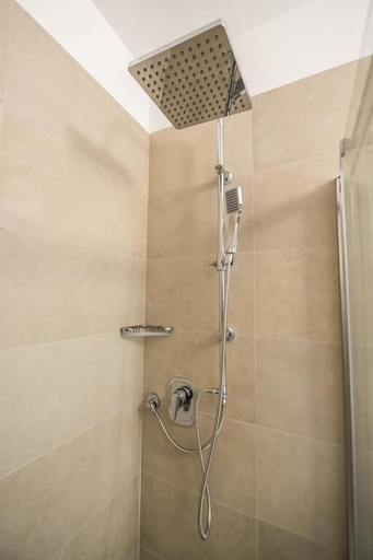 Bathroom 5, Malucri Resort, Foggia