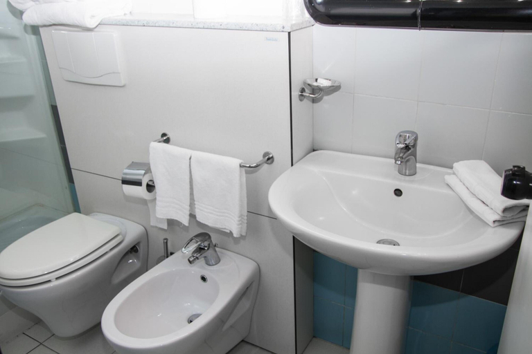 Bathroom 5, Letizia Hotel, Viterbo