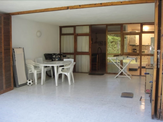 Others, Apartamento Politur F-1, Girona