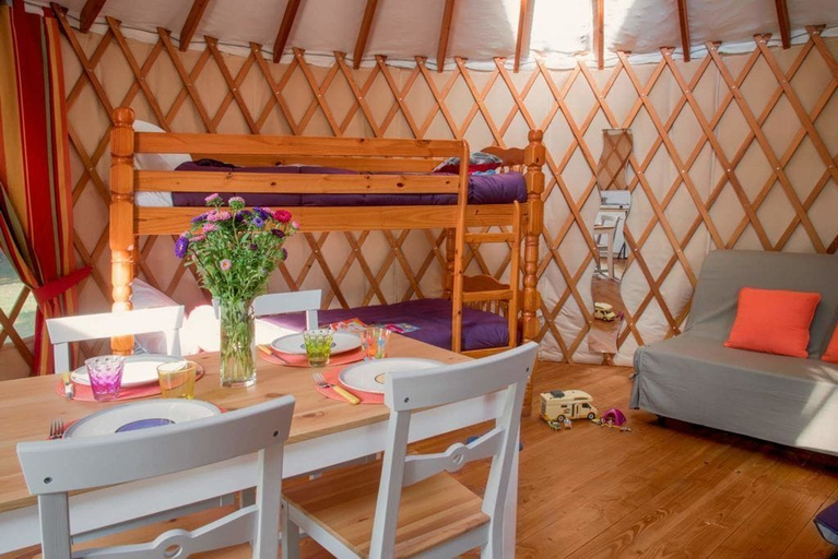 Bedroom 3, Camping le Beauvillage - Yourte, Tarn-et-Garonne
