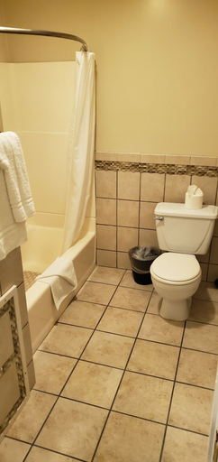Bathroom 3, Glen Tavern Inn, Ventura
