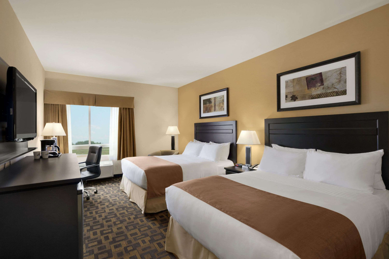 Bedroom 3, Days Inn & Suites by Wyndham Winnipeg Airport Manitoba, Division No. 11