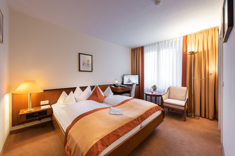 Bedroom 4, Parkhotel Stadtallendorf, Marburg-Biedenkopf