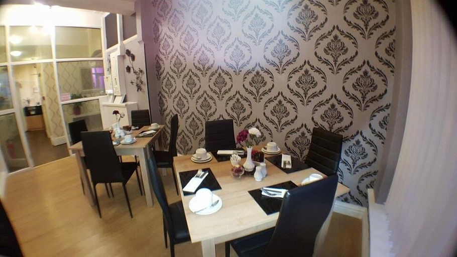Food & Drinks 4, Queens Plaza Hotel, Blackpool