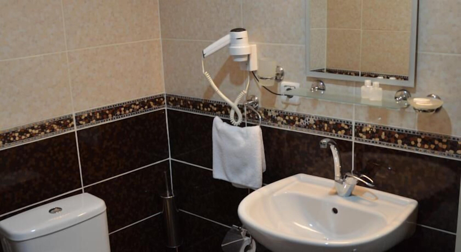 Bathroom 5, Grand Hotel Palmiye, Beyoğlu