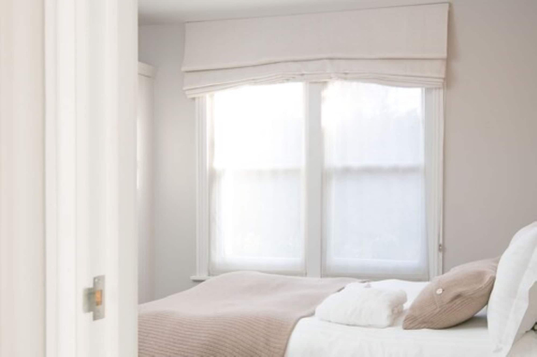 Bedroom 2, Fox and Grapes, London