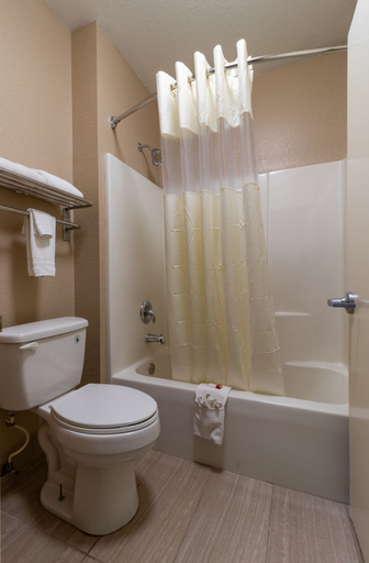 Bathroom 4, Baymont by Wyndham Crestview, Okaloosa