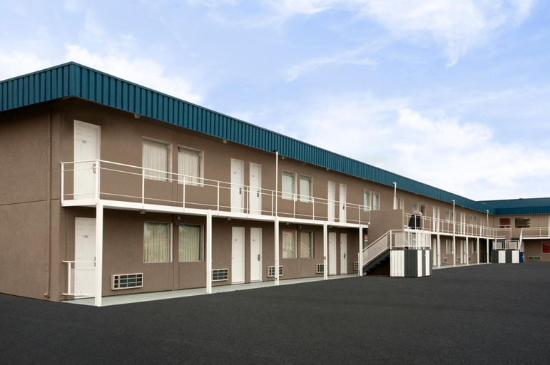 Exterior & Views 2, SkyView Swift Current, Division No. 8