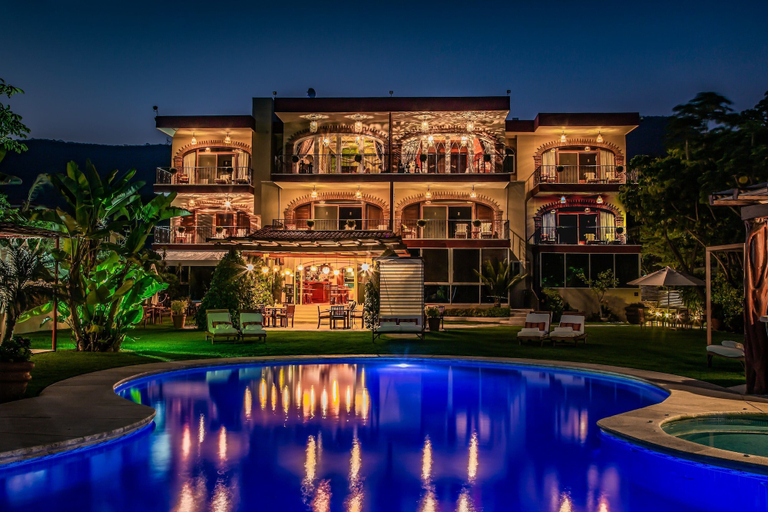 Exterior & Views
