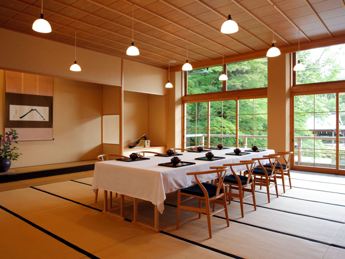 Food & Drinks 5, Asaba, Izu