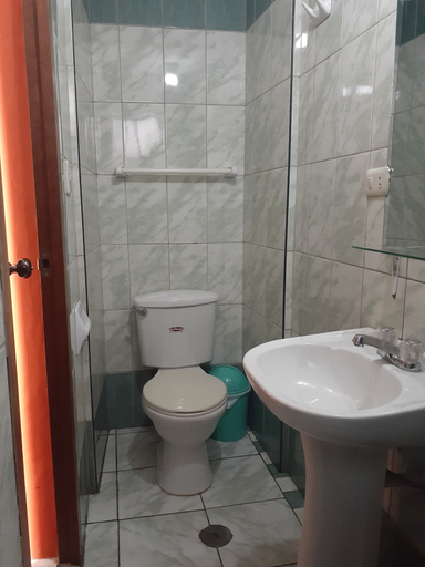 Bathroom 4, Hotel Embajador Puno, Puno
