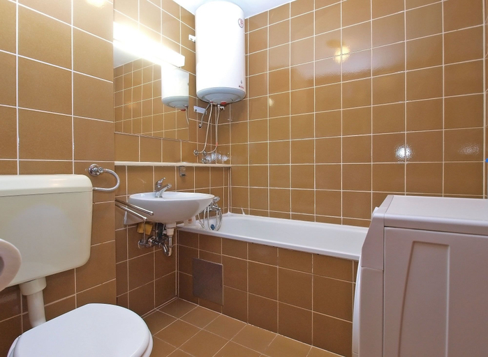 Bathroom, Apartment 1431, Pula