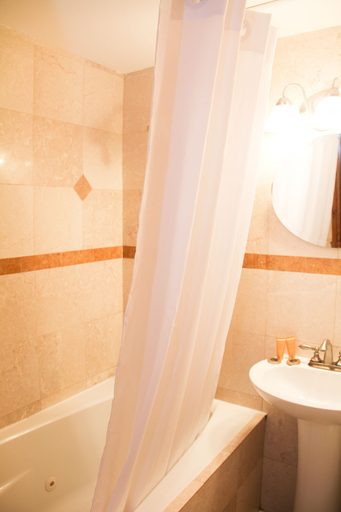 Bathroom 4, Hollywood Beach Resort-beautiful Studio Sleeps 4, Broward
