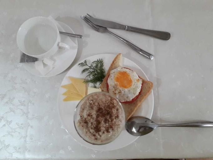 Food & Drinks 5, Gostinyi Dvor Galirad, Ulanskiy