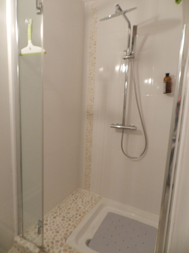 Bathroom 5, Le Pressoir, Calvados
