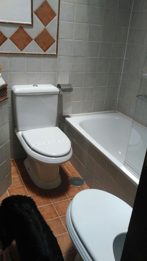 Bathroom, La Picota, Cáceres