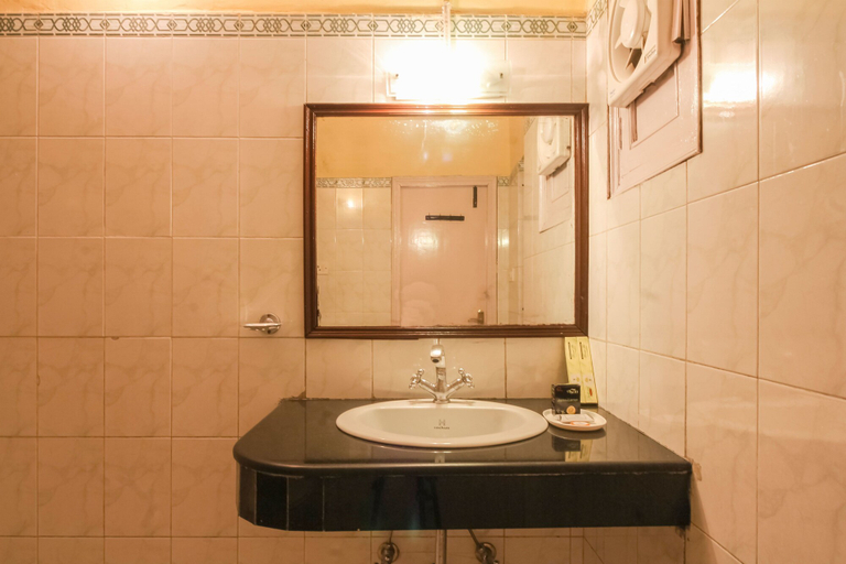 Bathroom 3, Dynasty Resort, Nainital