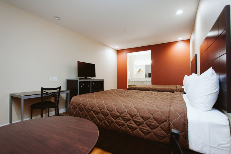 Bedroom 2, Palace Inn 290 & Jones Rd, Houston