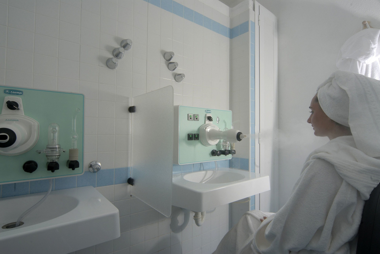 Bathroom 5, Hotel Giardino delle Ninfe e La Fenice, Napoli