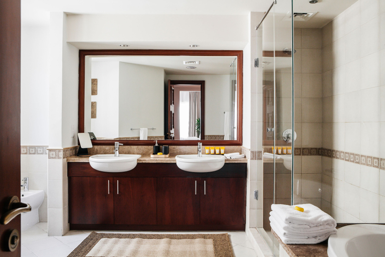 Bathroom 3, Fantastay - Golden Mile, Dubai