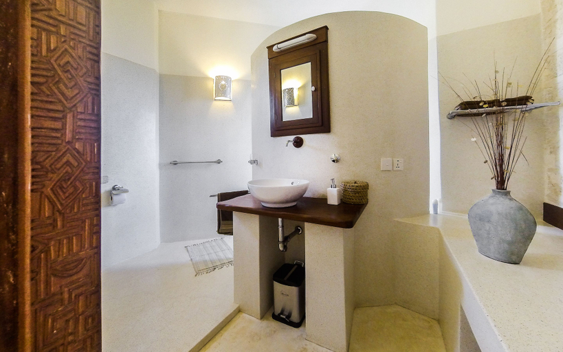 Bathroom 5, The Charming Lonno Lodge, Kilifi North
