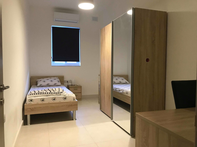 Bedroom 3, 34 Holiday Suites St Paul's, Saint Paul's Bay