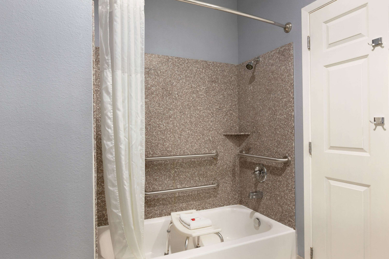 Bathroom 4, Days Inn by Wyndham Odessa, Ector