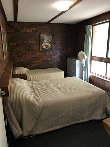 Bedroom 2, Kalamunda 2, Alpine - East